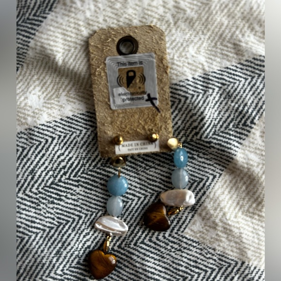 🌺 Host Pick 🌺 NWT Anthropologie Dangle Earrings - Picture 2 of 2